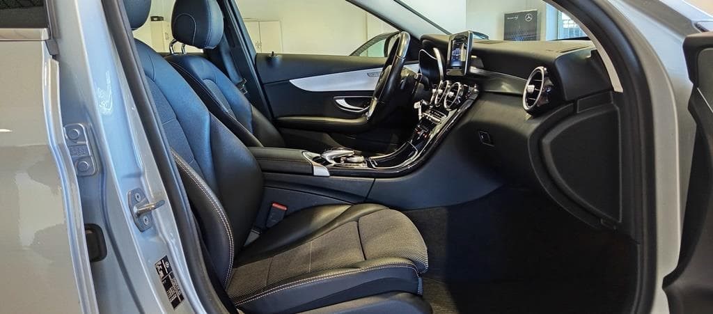 Foto 17 Mercedes C 220 d Avantgarde Aut.