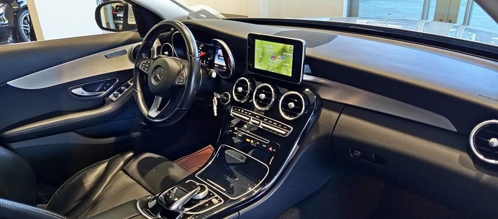 Foto 18 Mercedes C 220 d Avantgarde Aut.
