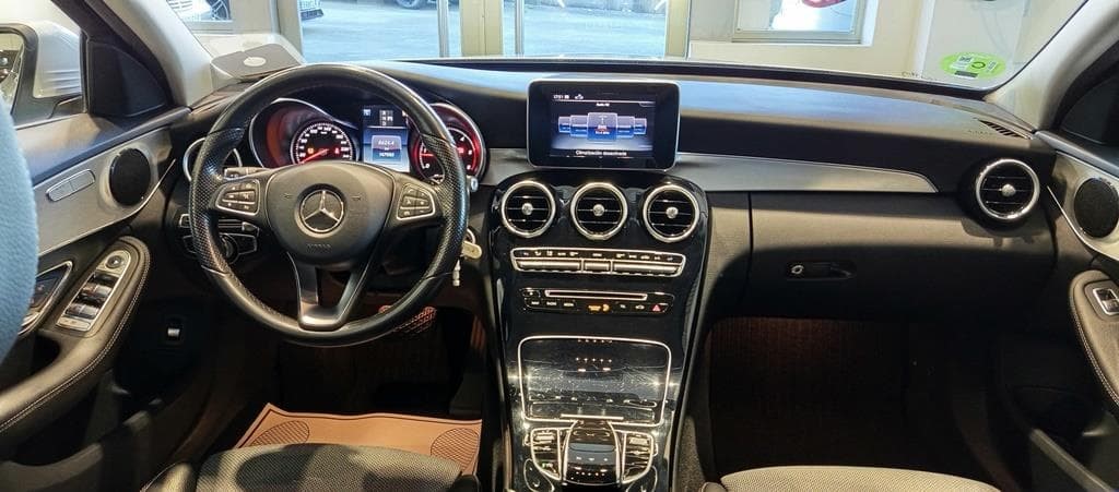 Foto 19 Mercedes C 220 d Avantgarde Aut.
