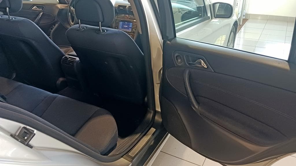 Foto 8 Mercedes C 270 CDI Classic Aut.