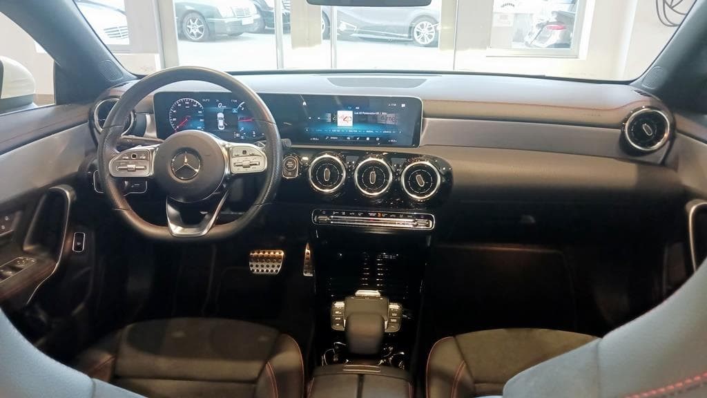 Foto 24 Mercedes CLA 200 d Coupé AMG Advanced Aut.