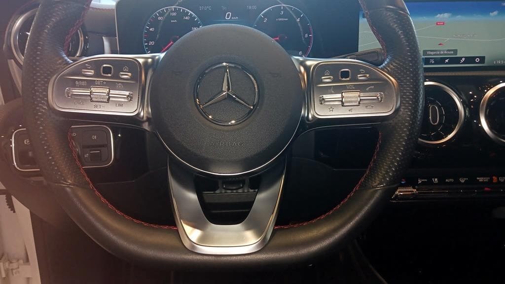 Foto 30 Mercedes CLA 200 d Coupé AMG Advanced Aut.