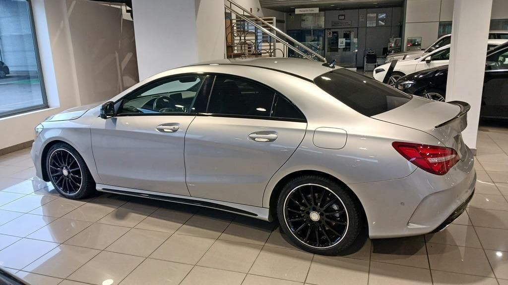 Foto 11 Mercedes CLA 200 d Coupé AMG Aut.