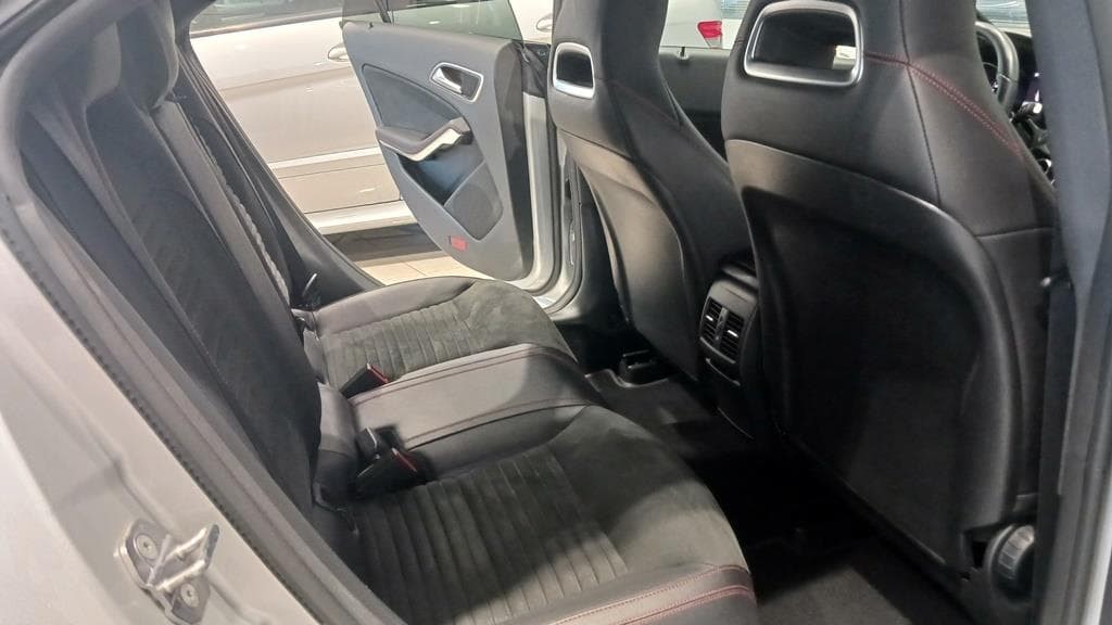 Foto 14 Mercedes CLA 200 d Coupé AMG Aut.