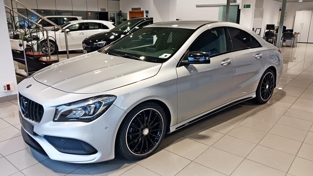 Foto 1 Mercedes CLA 200 d Coupé AMG Aut.