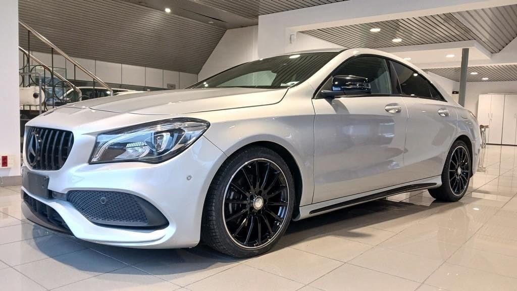 Foto 2 Mercedes CLA 200 d Coupé AMG Aut.