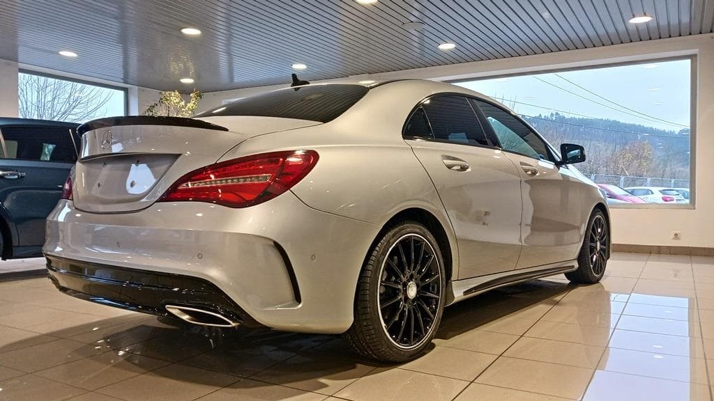 Foto 6 Mercedes CLA 200 d Coupé AMG Aut.