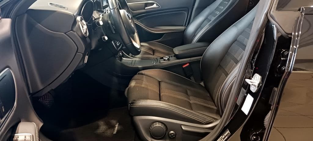 Foto 15 Mercedes CLA 220 d Urban Aut.