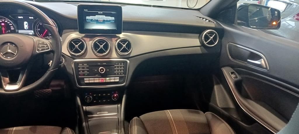 Foto 18 Mercedes CLA 220 d Urban Aut.