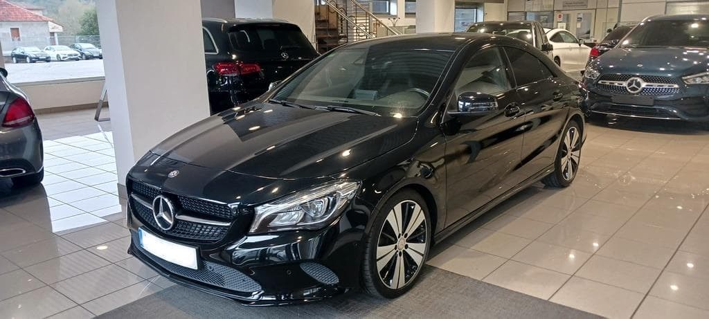 Foto 1 Mercedes CLA 220 d Urban Aut.