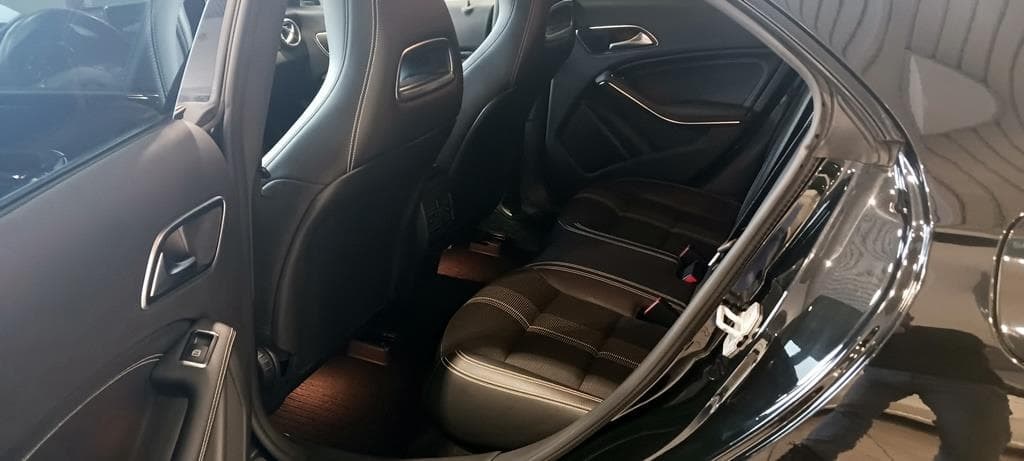 Foto 20 Mercedes CLA 220 d Urban Aut.