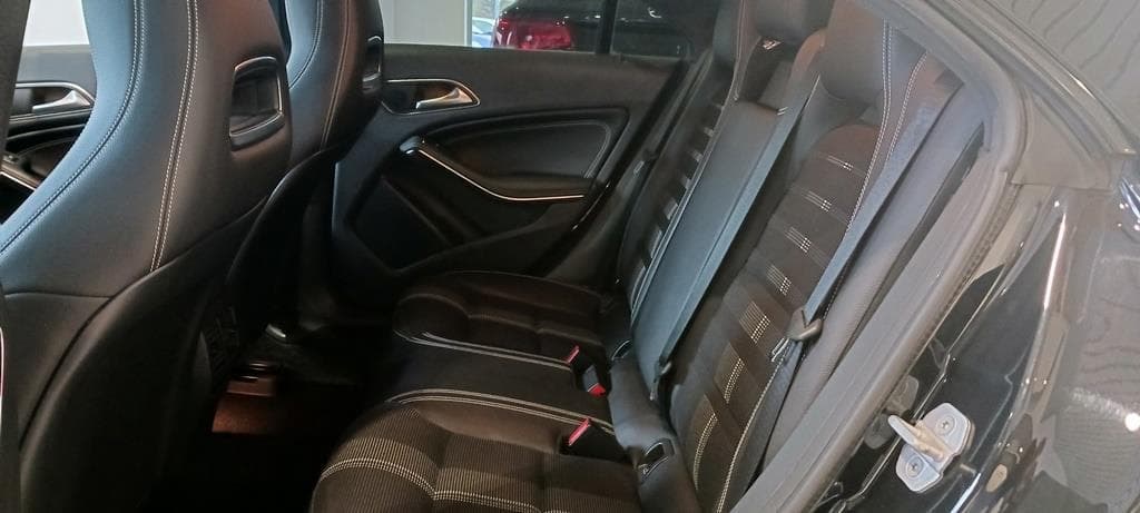 Foto 21 Mercedes CLA 220 d Urban Aut.