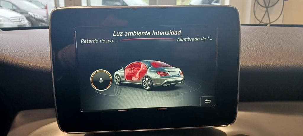 Foto 28 Mercedes CLA 220 d Urban Aut.