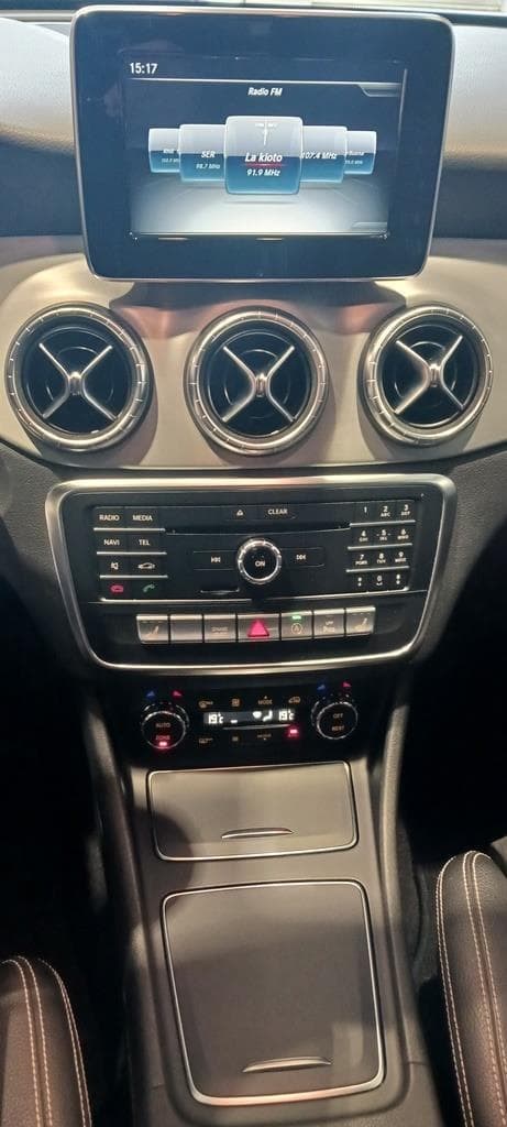 Foto 30 Mercedes CLA 220 d Urban Aut.