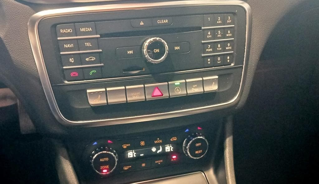 Foto 31 Mercedes CLA 220 d Urban Aut.