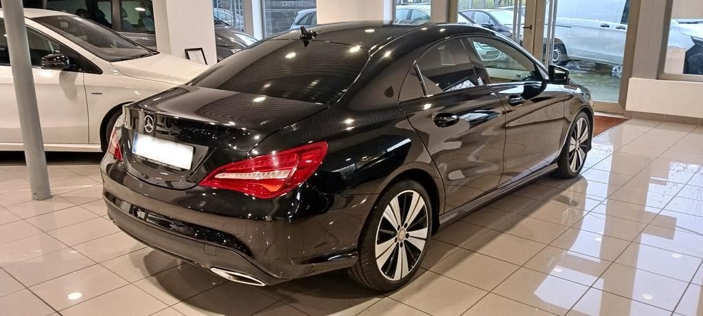 Foto 3 Mercedes CLA 220 d Urban Aut.