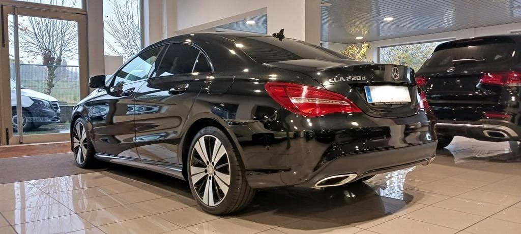 Foto 8 Mercedes CLA 220 d Urban Aut.