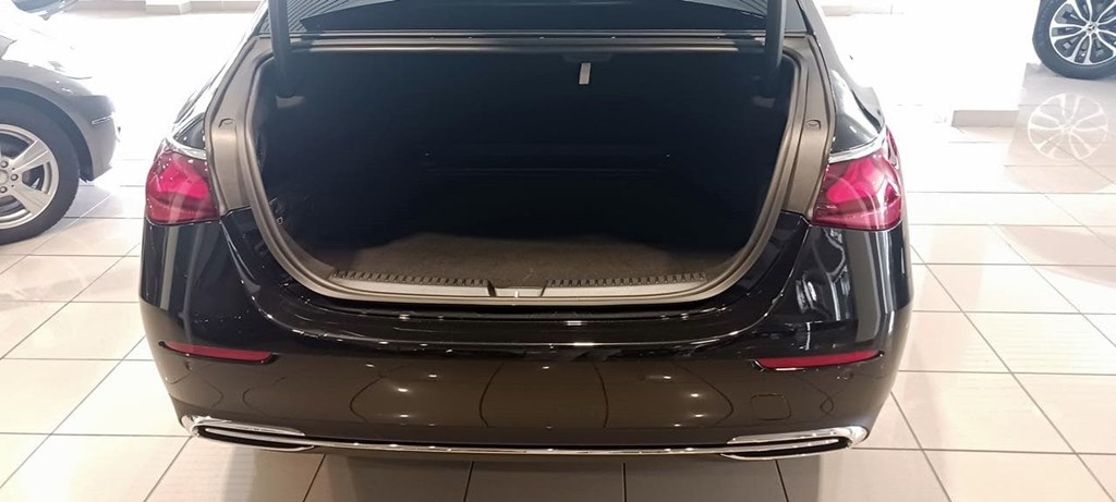 Foto 48 Mercedes E 200 AVANTGARDE Advanced 9G-TRONIC