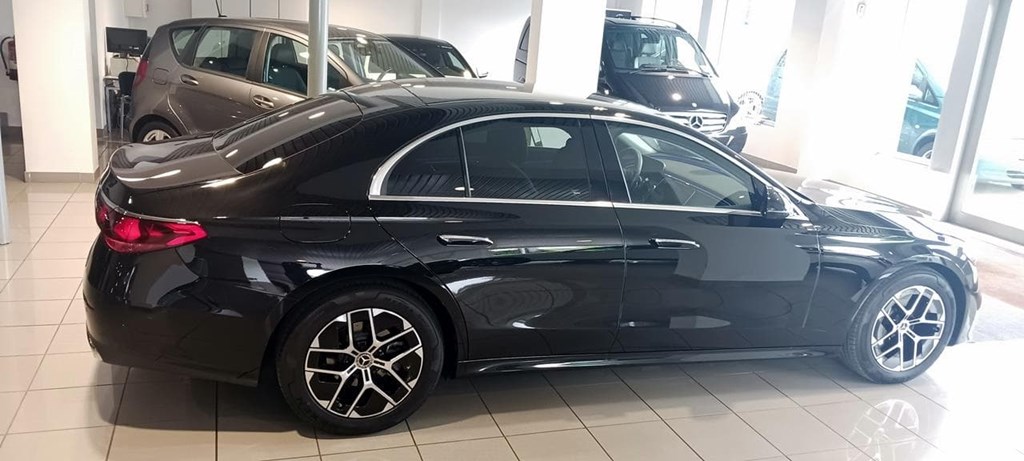 Foto 9 Mercedes E 200 AVANTGARDE Advanced 9G-TRONIC