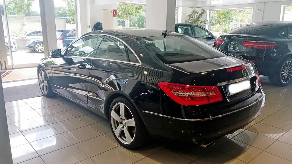 Foto 7 Mercedes E 220 CDI BlueEFFICIENCY Coupé