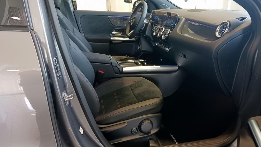 Foto 11 Mercedes GLA 200 AMG Advanced Plus 7G-DCT