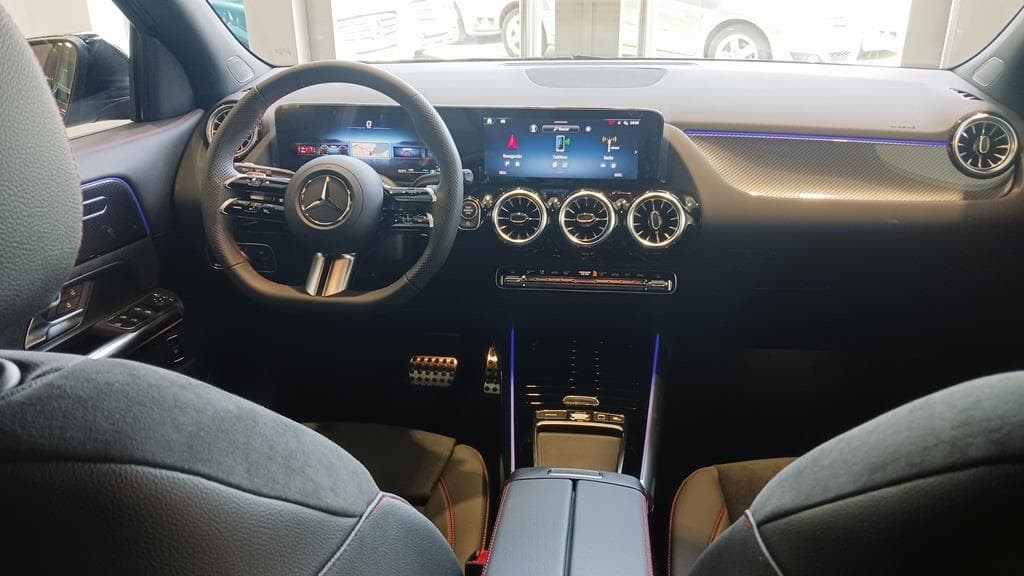 Foto 12 Mercedes GLA 200 AMG Advanced Plus 7G-DCT