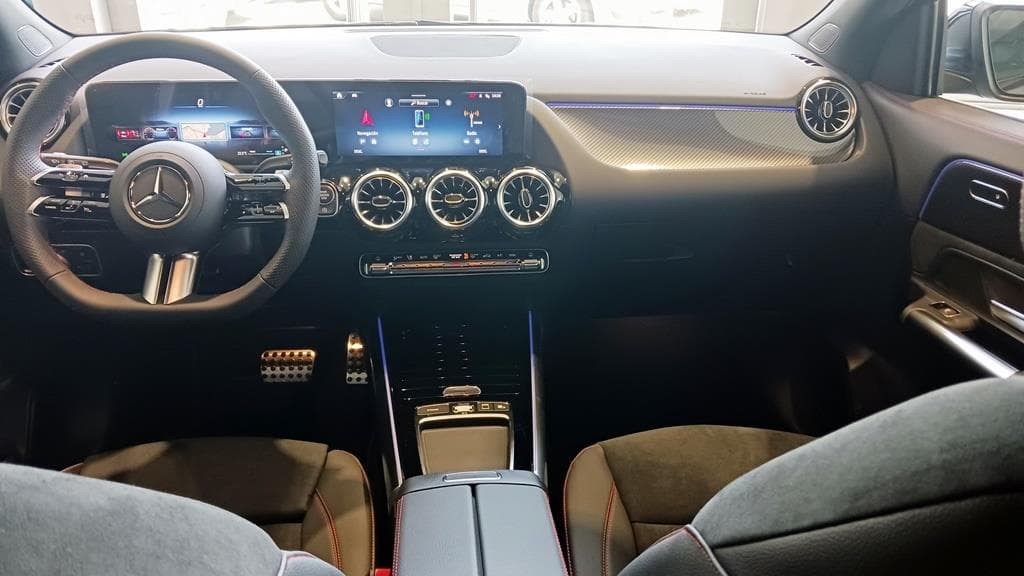 Foto 13 Mercedes GLA 200 AMG Advanced Plus 7G-DCT