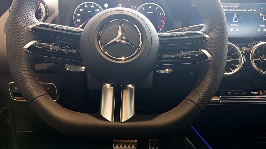 Foto 18 Mercedes GLA 200 AMG Advanced Plus 7G-DCT