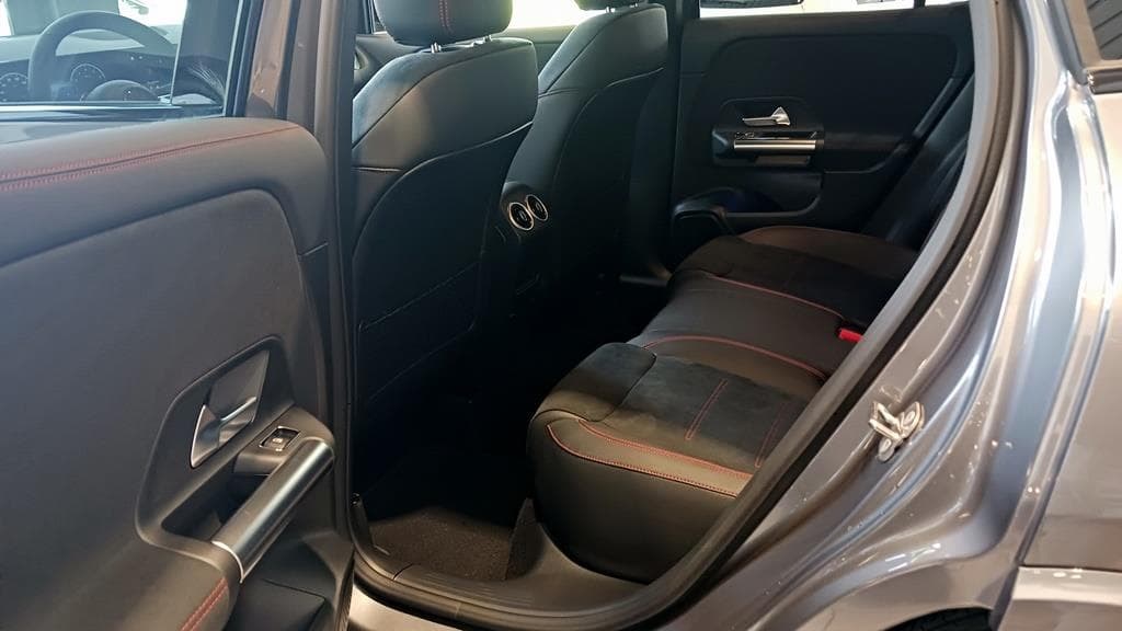 Foto 25 Mercedes GLA 200 AMG Advanced Plus 7G-DCT