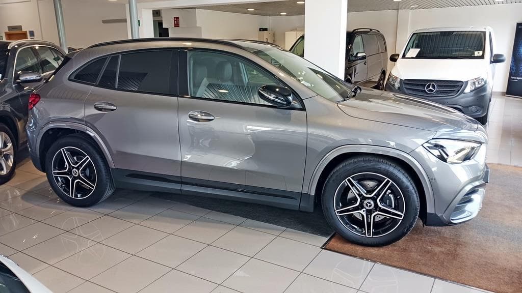 Foto 2 Mercedes GLA 200 AMG Advanced Plus 7G-DCT