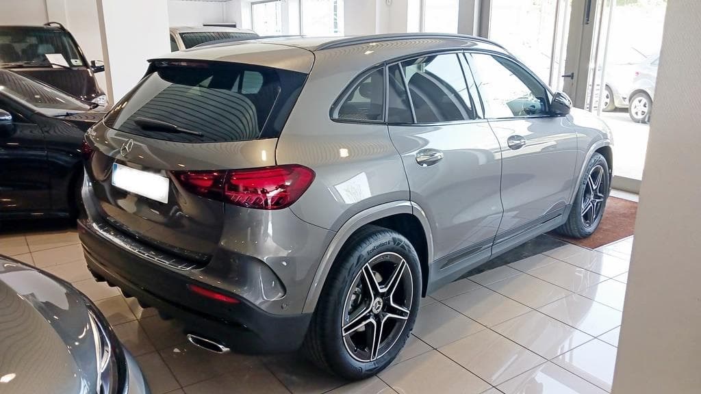 Foto 3 Mercedes GLA 200 AMG Advanced Plus 7G-DCT