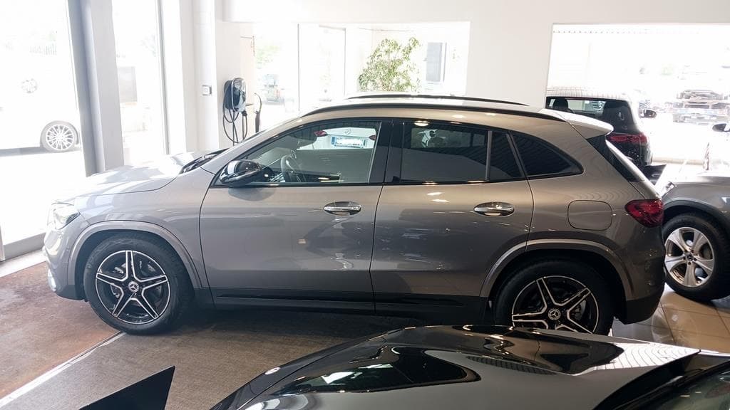 Foto 6 Mercedes GLA 200 AMG Advanced Plus 7G-DCT