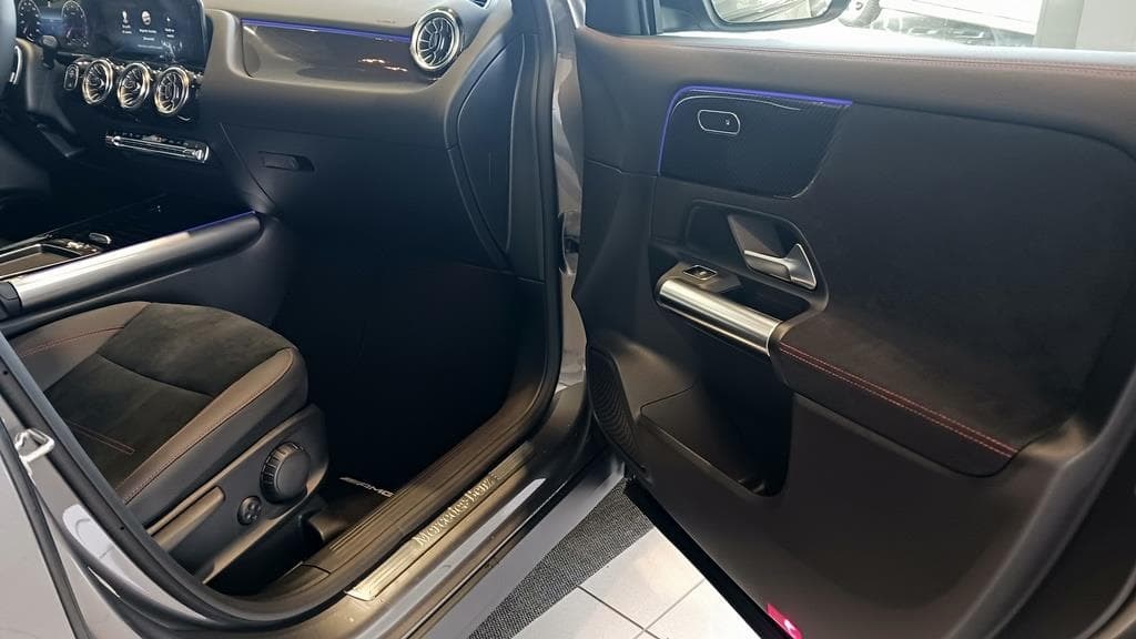 Foto 7 Mercedes GLA 200 AMG Advanced Plus 7G-DCT