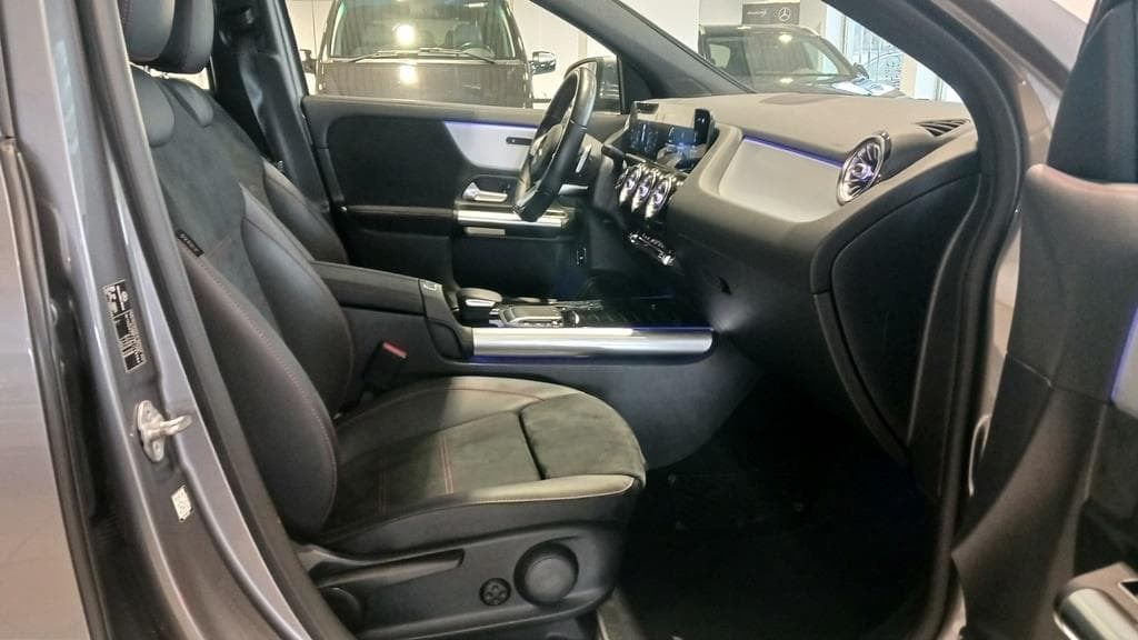 Foto 12 Mercedes GLA 200 d AMG 8G-DCT