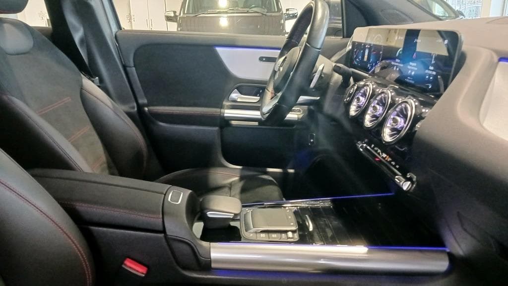 Foto 13 Mercedes GLA 200 d AMG 8G-DCT