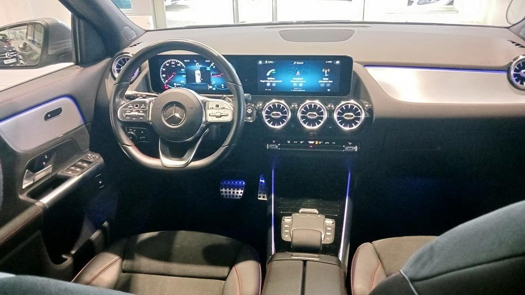 Foto 15 Mercedes GLA 200 d AMG 8G-DCT