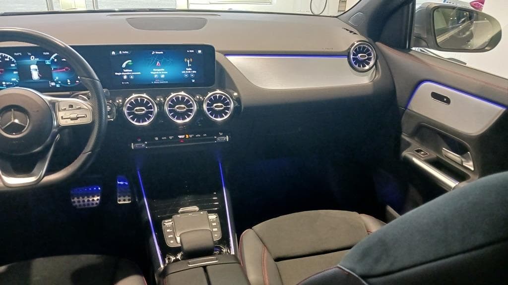 Foto 16 Mercedes GLA 200 d AMG 8G-DCT