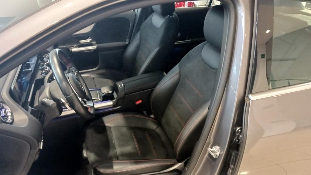 Foto 19 Mercedes GLA 200 d AMG 8G-DCT