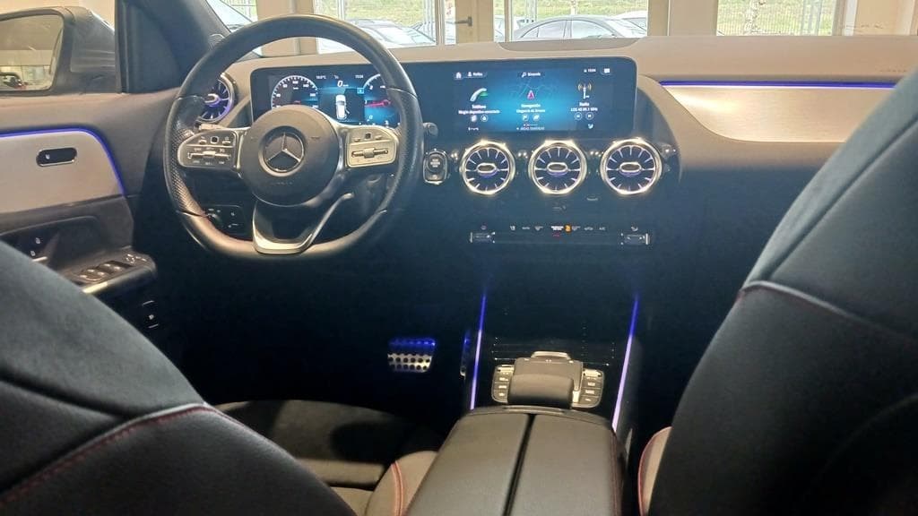 Foto 22 Mercedes GLA 200 d AMG 8G-DCT