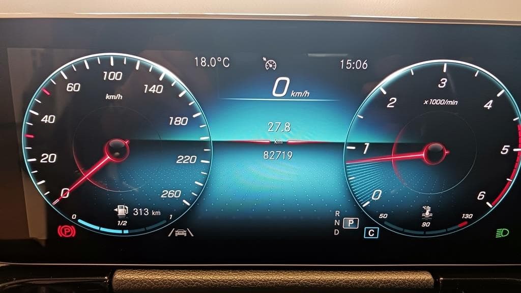 Foto 23 Mercedes GLA 200 d AMG 8G-DCT