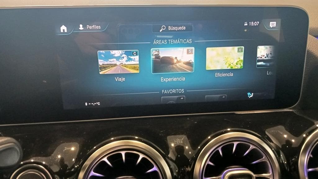 Foto 31 Mercedes GLA 200 d AMG 8G-DCT