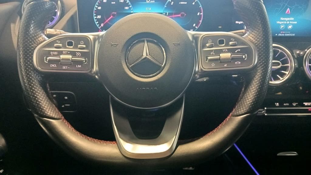 Foto 33 Mercedes GLA 200 d AMG 8G-DCT
