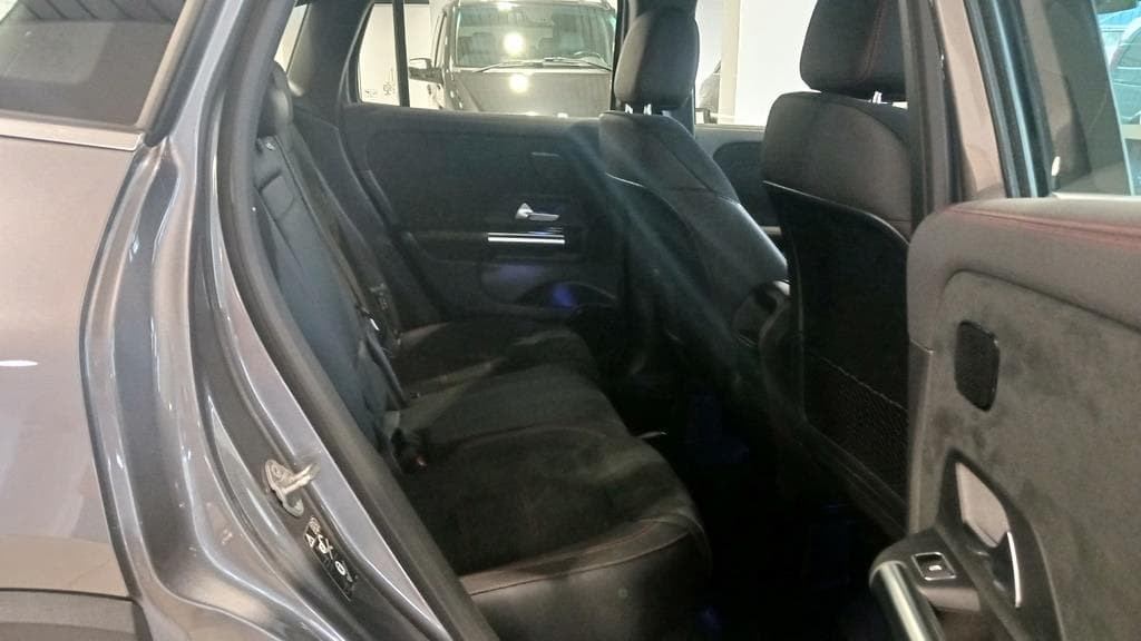 Foto 37 Mercedes GLA 200 d AMG 8G-DCT