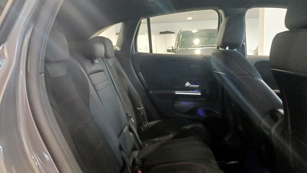 Foto 38 Mercedes GLA 200 d AMG 8G-DCT