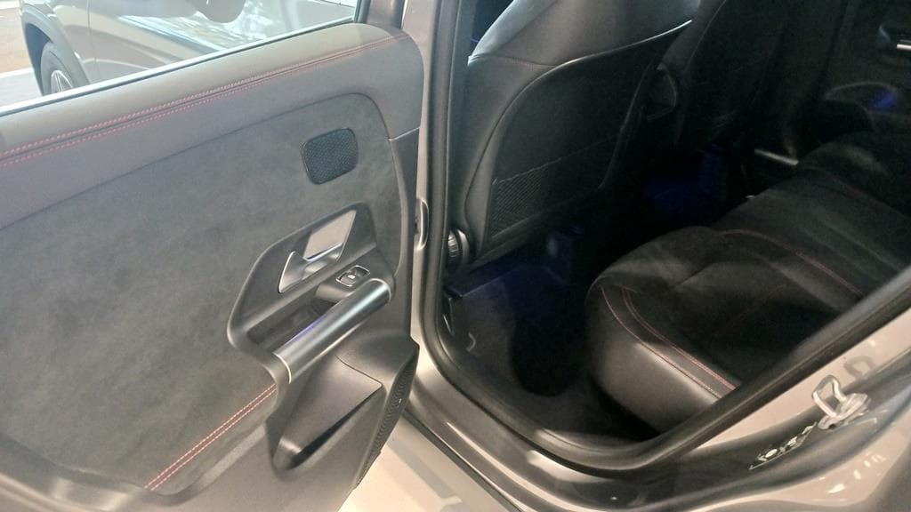 Foto 39 Mercedes GLA 200 d AMG 8G-DCT