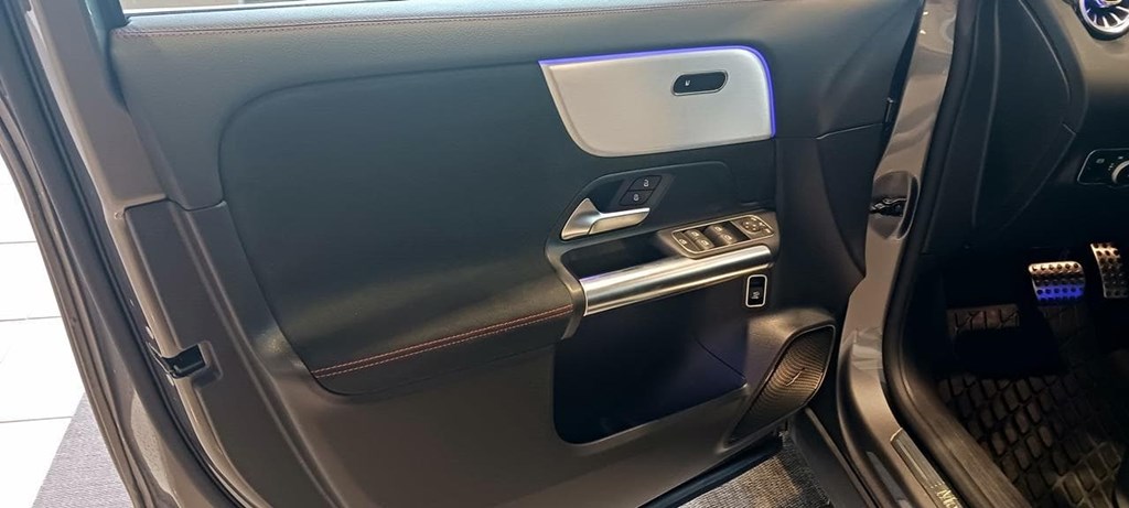 Foto 18 Mercedes GLA 200 d AMG 8G-DCT
