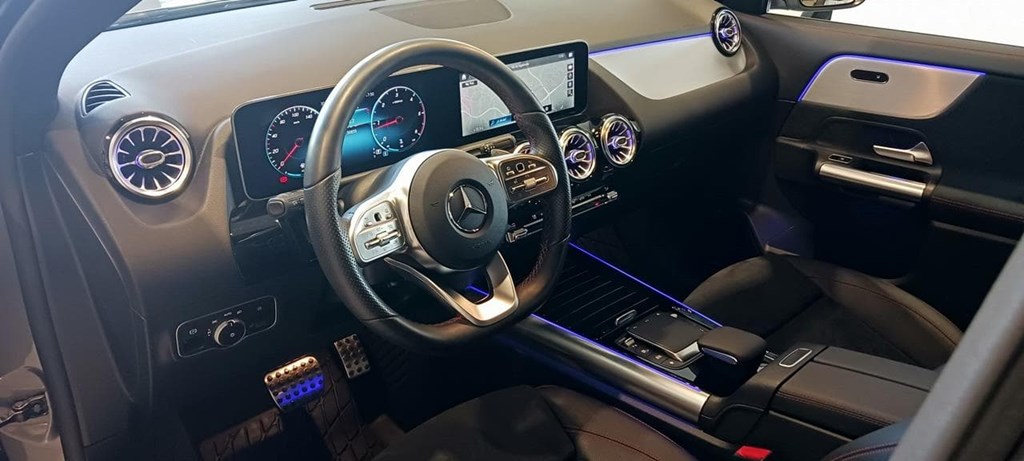 Foto 21 Mercedes GLA 200 d AMG 8G-DCT