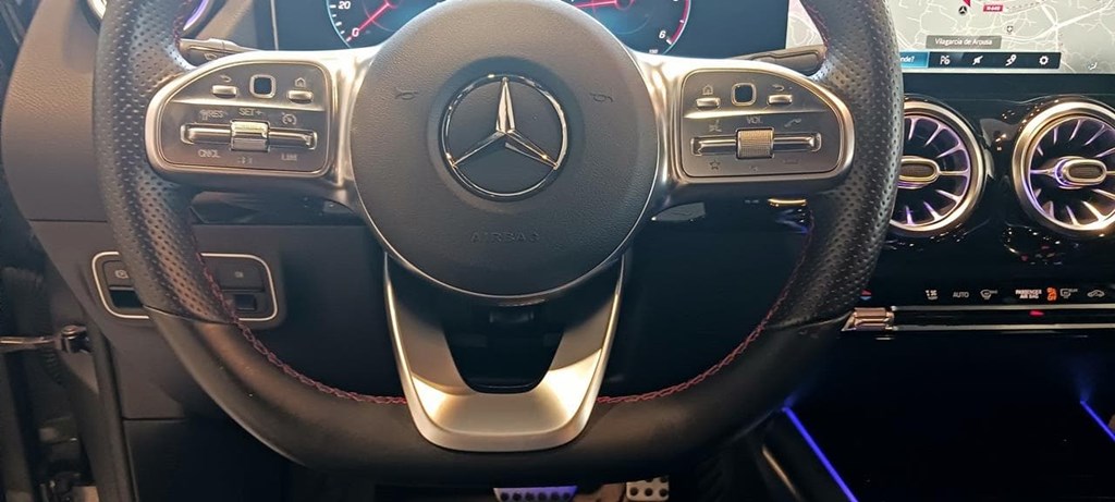 Foto 24 Mercedes GLA 200 d AMG 8G-DCT