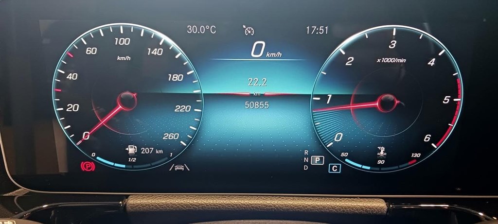 Foto 25 Mercedes GLA 200 d AMG 8G-DCT
