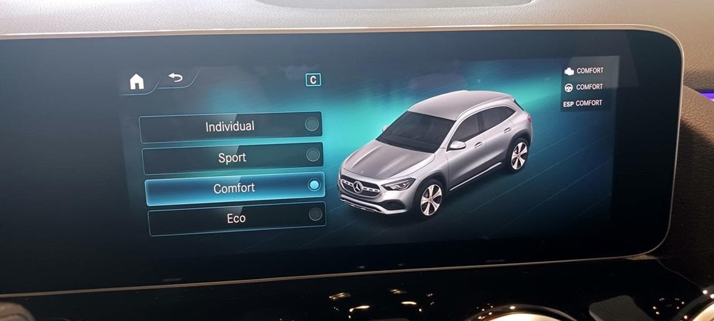 Foto 30 Mercedes GLA 200 d AMG 8G-DCT